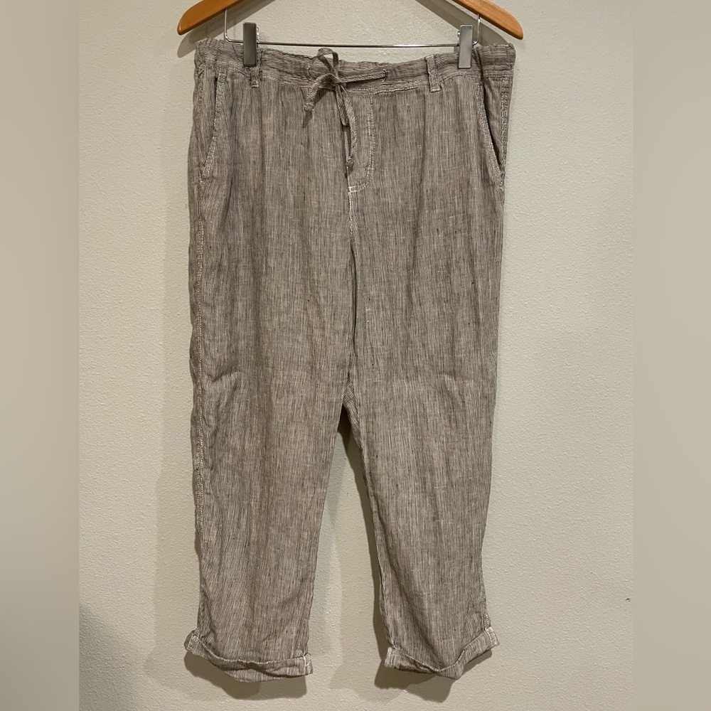 Casion 100% Linen pants.  Black & white pin striped.  Size M